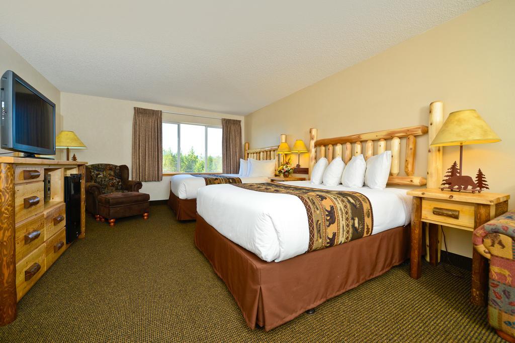Queen Room Two Queen Beds Sofa Bed