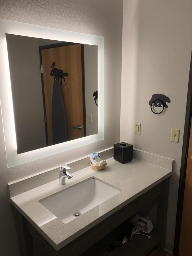 King Room with Two King Beds,677240562:JPEG